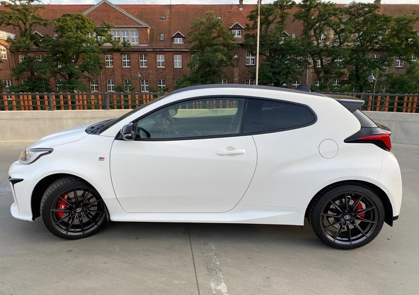 Toyota Yaris cena 165950 przebieg: 6200, rok produkcji 2021 z Gdańsk małe 121